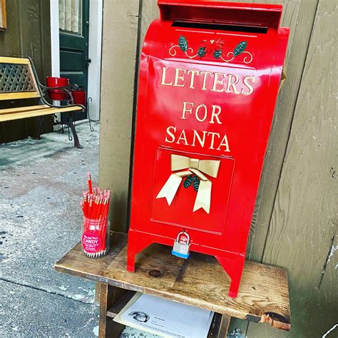 Magic santa mailbox